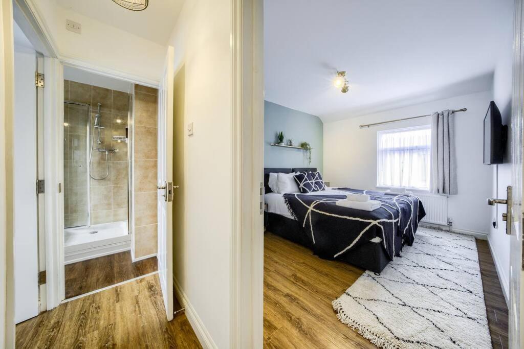 Low Rate For A 4-Bedroom House In Coventry With Free Unlimited Wi-Fi 2 Car Parking 53 Qmc Екстер'єр фото